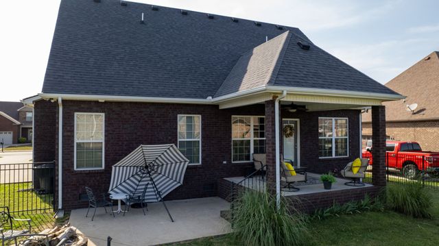 5016 Lady Thatcher Dr, Murfreesboro, TN 37129