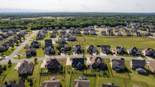 5016 Lady Thatcher Dr, Murfreesboro, TN 37129