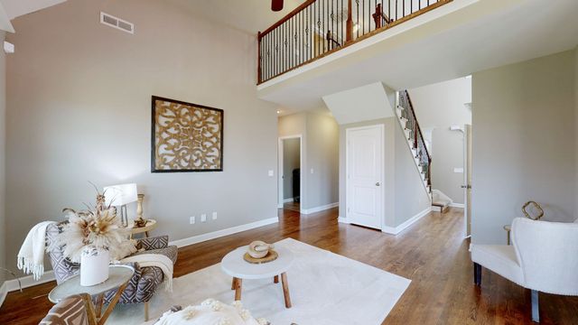 5016 Lady Thatcher Dr, Murfreesboro, TN 37129