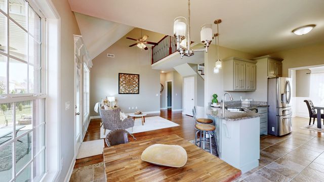 5016 Lady Thatcher Dr, Murfreesboro, TN 37129