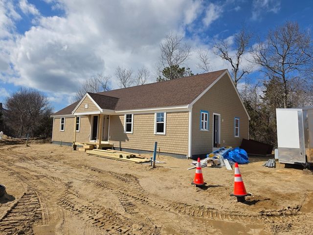 87 Acapesket Rd 2B, Falmouth, MA 02536