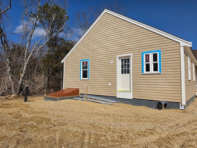 87 Acapesket Rd 2B, Falmouth, MA 02536