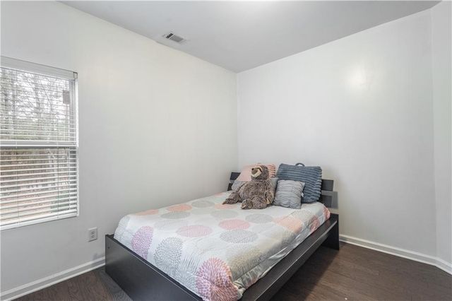 21 Sunny Point, Newnan, GA 30263