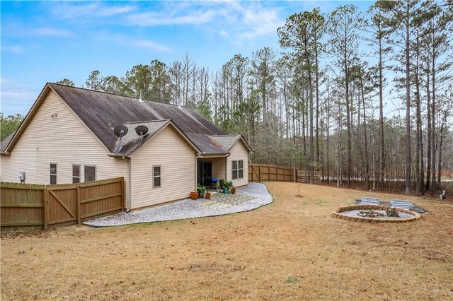 21 Sunny Point, Newnan, GA 30263