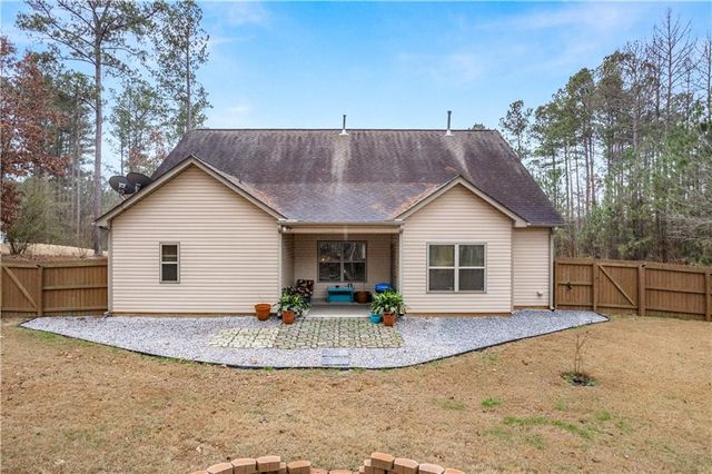 21 Sunny Point, Newnan, GA 30263