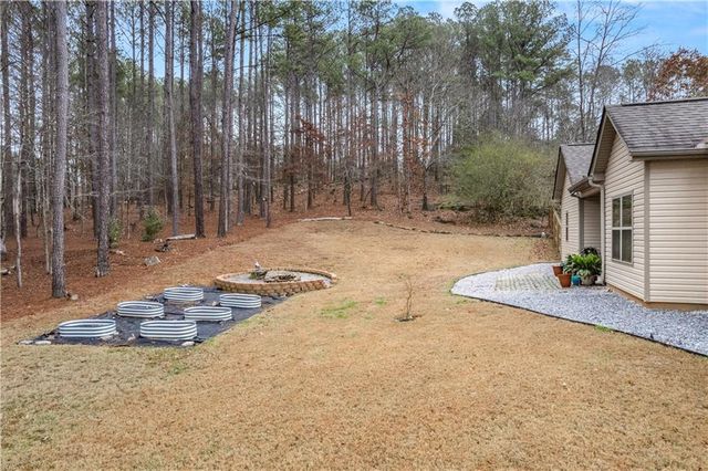 21 Sunny Point, Newnan, GA 30263