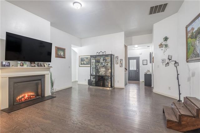 21 Sunny Point, Newnan, GA 30263