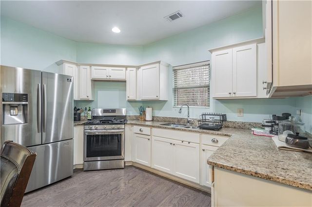 21 Sunny Point, Newnan, GA 30263