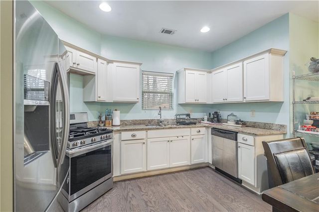 21 Sunny Point, Newnan, GA 30263