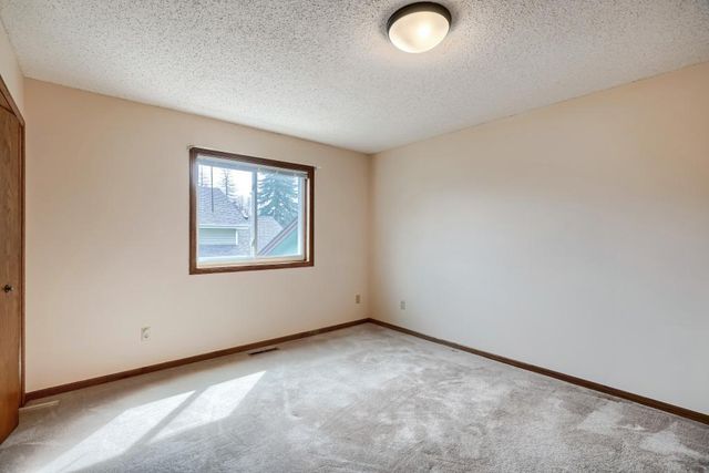 5887 144th Street W, Apple Valley, MN 55124