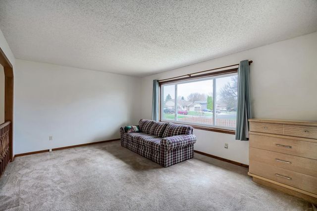 5887 144th Street W, Apple Valley, MN 55124