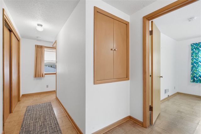 23 24th Avenue SW, Cedar Rapids, IA 52404