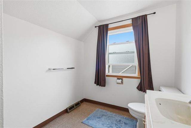 23 24th Avenue SW, Cedar Rapids, IA 52404