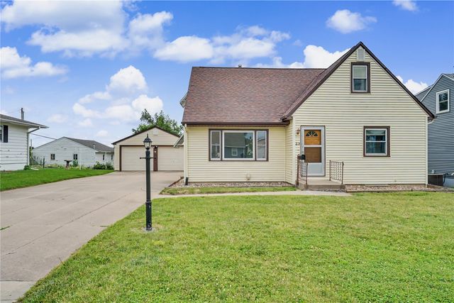 23 24th Avenue SW, Cedar Rapids, IA 52404