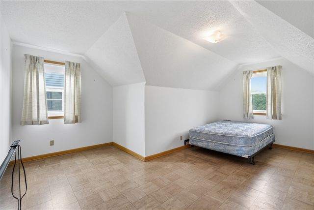 23 24th Avenue SW, Cedar Rapids, IA 52404