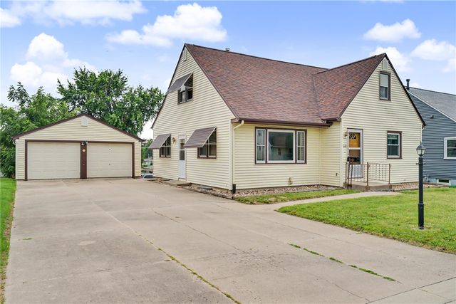 23 24th Avenue SW, Cedar Rapids, IA 52404