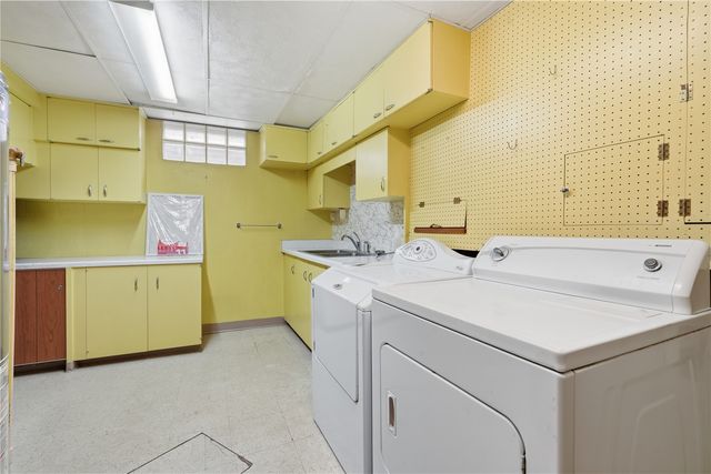 23 24th Avenue SW, Cedar Rapids, IA 52404