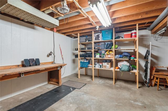 23 24th Avenue SW, Cedar Rapids, IA 52404