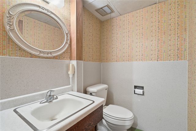 23 24th Avenue SW, Cedar Rapids, IA 52404