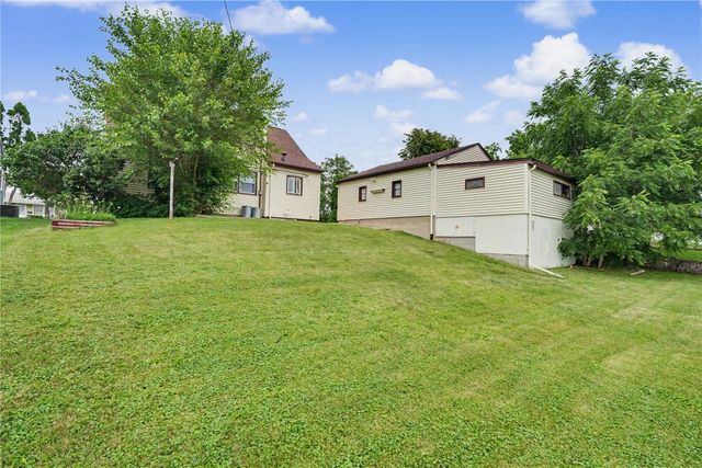 23 24th Avenue SW, Cedar Rapids, IA 52404