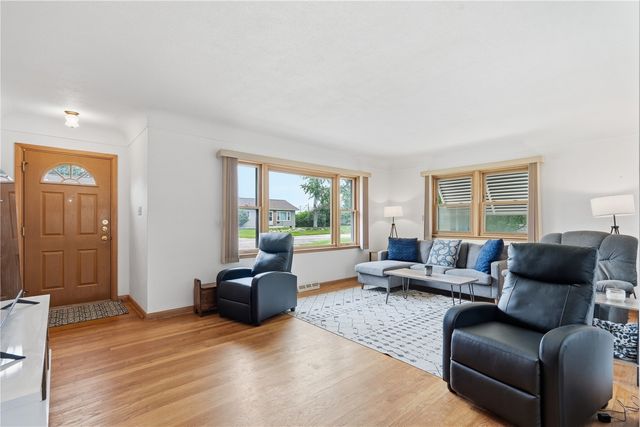 23 24th Avenue SW, Cedar Rapids, IA 52404