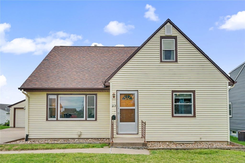 23 24th Avenue SW, Cedar Rapids, IA 52404