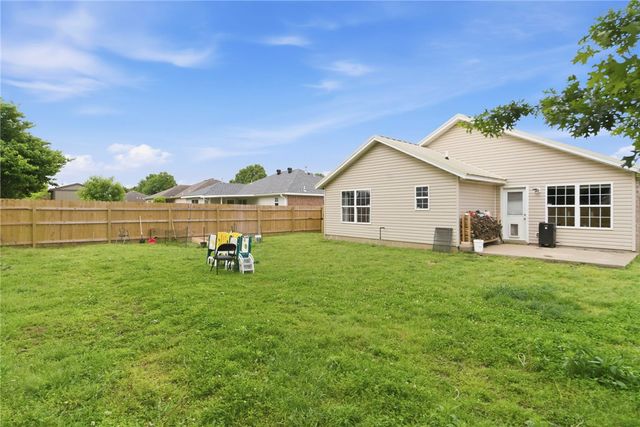 674 Olivia Lane, Centerton, AR 72719