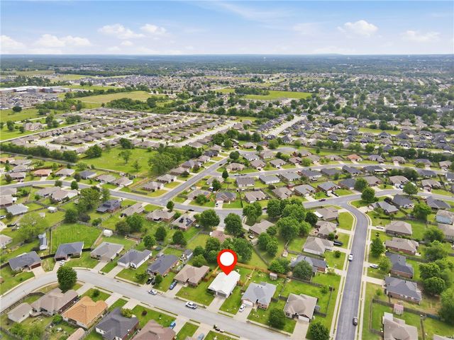 674 Olivia Lane, Centerton, AR 72719