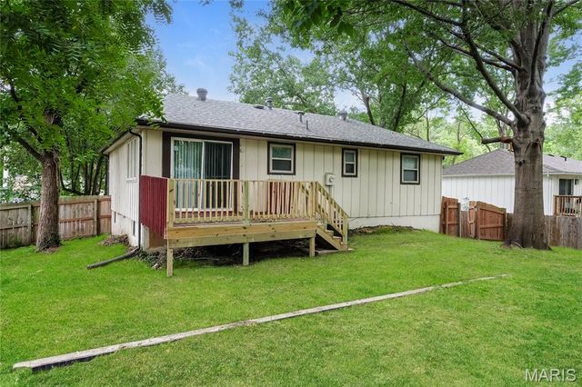 209 Valley Drive, Grain Valley, MO 64029