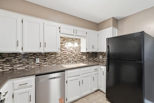 1005 S German Ln Apt 46, Conway, AR 72034