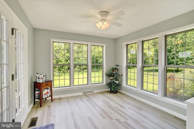 558 MONARCH DR, York, PA 17403