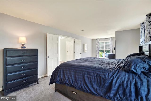 558 MONARCH DR, York, PA 17403