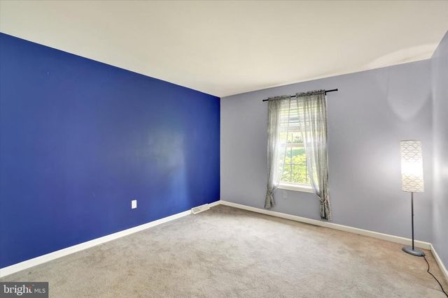 558 MONARCH DR, York, PA 17403