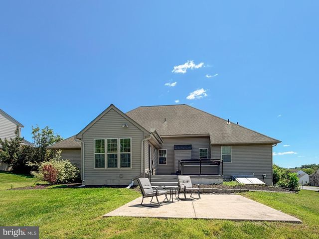 558 MONARCH DR, York, PA 17403