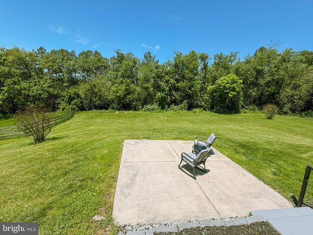 558 MONARCH DR, York, PA 17403
