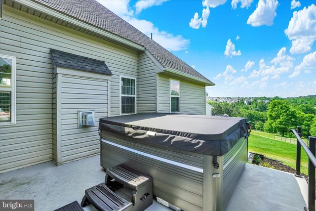 558 MONARCH DR, York, PA 17403