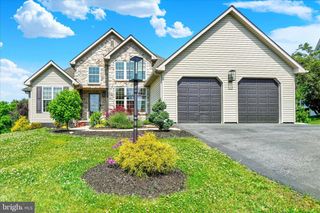 558 MONARCH DR, York, PA 17403