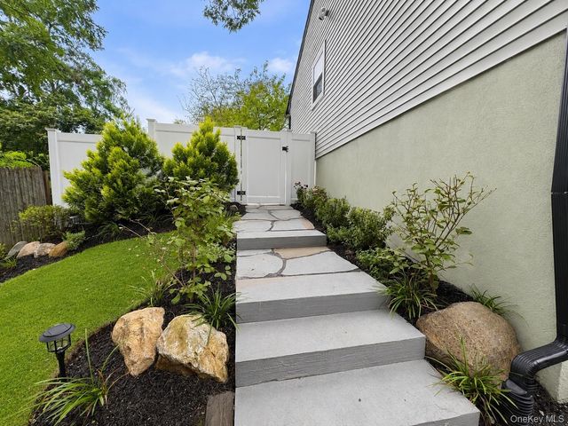 19 Hawthorne Road, Rocky Point, NY 11778