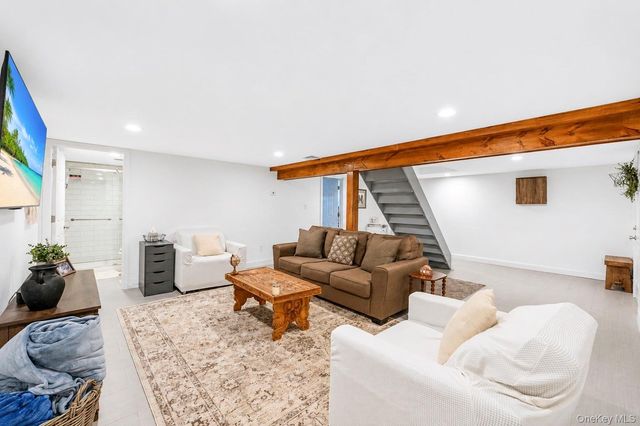 19 Hawthorne Road, Rocky Point, NY 11778