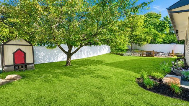 19 Hawthorne Road, Rocky Point, NY 11778