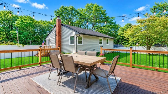 19 Hawthorne Road, Rocky Point, NY 11778