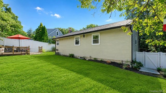 19 Hawthorne Road, Rocky Point, NY 11778