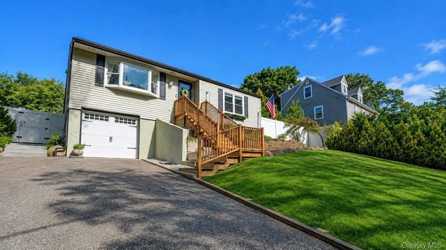 19 Hawthorne Road, Rocky Point, NY 11778