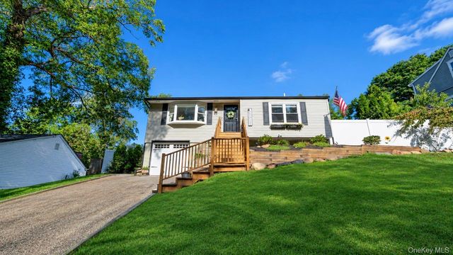 19 Hawthorne Road, Rocky Point, NY 11778
