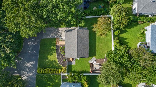 19 Hawthorne Road, Rocky Point, NY 11778