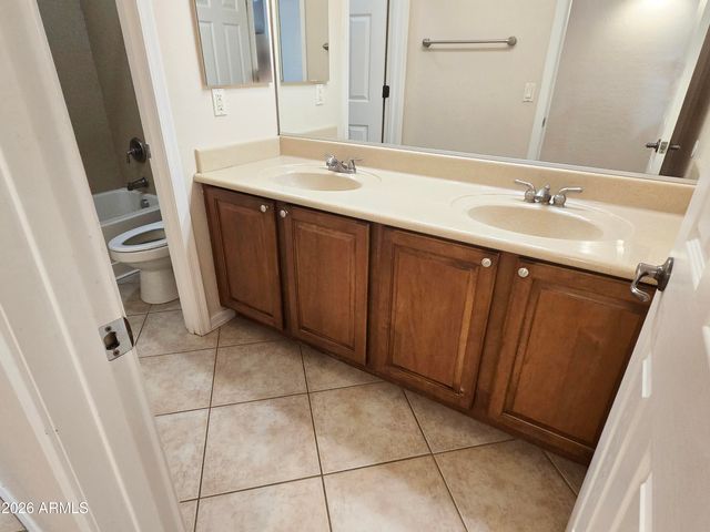 4762 E LARK Street, Gilbert, AZ 85297