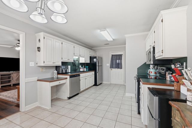 212 Rodney Guthrie Drive, Cabot, AR 72023