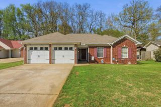212 Rodney Guthrie Drive, Cabot, AR 72023