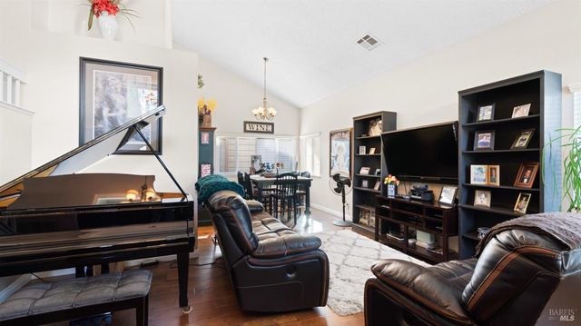 606 Sunnyvale Pl, Vacaville, CA 95687