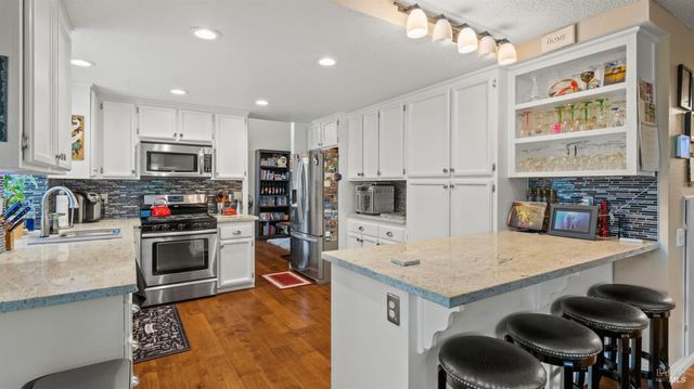 606 Sunnyvale Pl, Vacaville, CA 95687